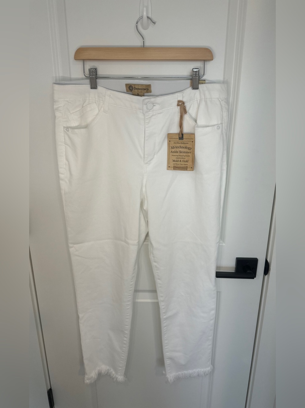 Democracy Off-White Ankle Skimmer Jeans